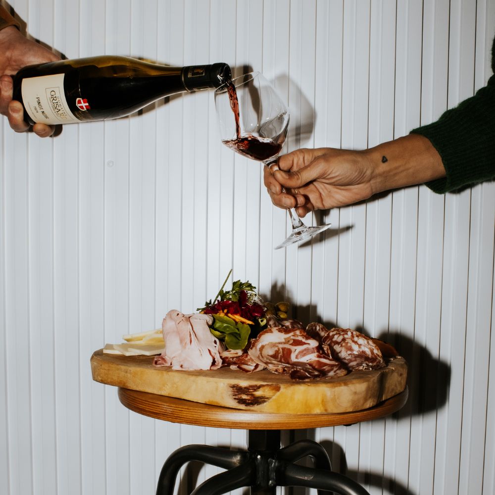 Spécialités savoyardes Les Alpes la toussuire Fondue Raclette Pizzas
